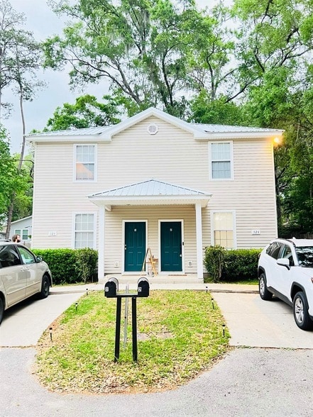 property at 924 Ashburn Dr