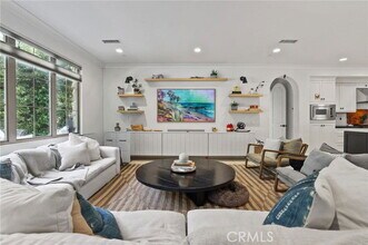 7 Sunset Cove in Irvine, CA - Foto de edificio - Building Photo