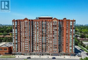 2466 Eglinton Ave E in Toronto, ON - Building Photo