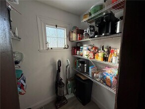 274 Waterman Ave in Smithfield, RI - Foto de edificio - Building Photo