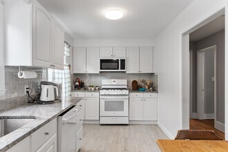 282 Boston Ave, Unit 2 in Medford, MA - Building Photo - Building Photo