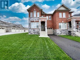 1 Frederick Pearson St in East Gwillimbury, ON - Building Photo
