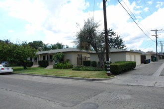 14731-14739 Burbank Blvd in Van Nuys, CA - Building Photo - Other