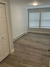 558 Riverside Dr in Augusta, ME - Building Photo - Building Photo