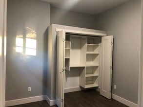 411 N L St, Unit Apt 1 in Tacoma, WA - Foto de edificio - Building Photo