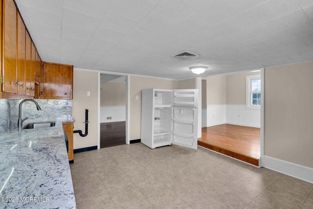 1001 Arnold Ave in Point Pleasant, NJ - Building Photo