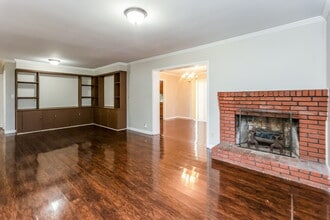 491 Kelly Dr NE in Marietta, GA - Foto de edificio - Building Photo