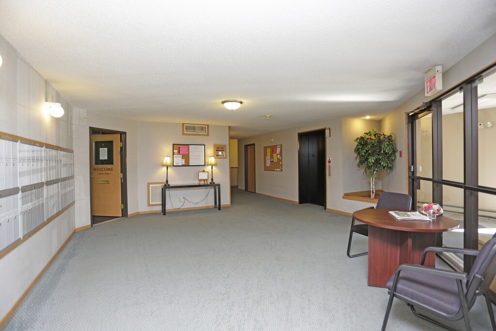 Dellwood Estates Anoka, MN Apartments