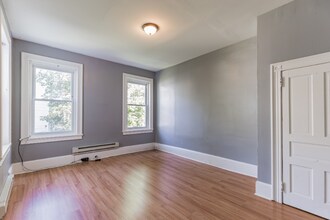 1 Sharon Ave, Unit A in Sharon Hill, PA - Building Photo - Building Photo