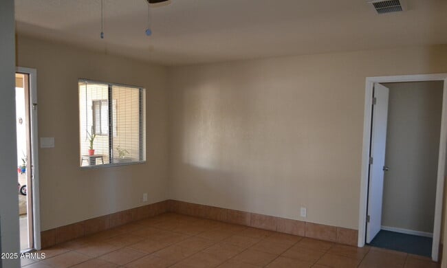 427 E Friar Ave in Apache Junction, AZ - Building Photo - Building Photo
