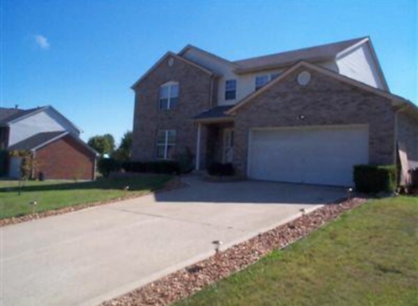 8040 Twin Creek Trce in West Chester Township, OH - Building Photo