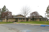 Westgate Manor in Corcoran, CA - Foto de edificio - Building Photo