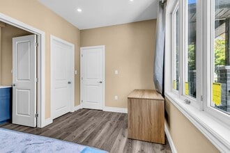 709 Bridge Av in Windsor, ON - Building Photo - Building Photo