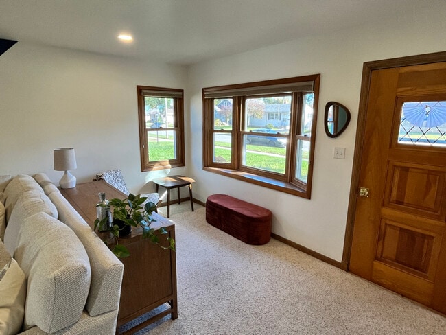 property at 1943 Hubbard St