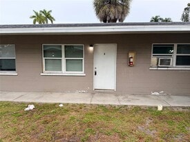 2409 13th St W in Bradenton, FL - Building Photo