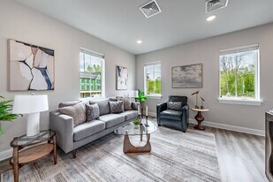 30 Excelsior Spring Ave in Saratoga Springs, NY - Building Photo