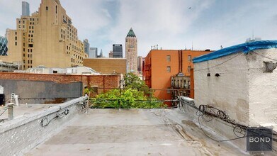 724 Tenth Avenue in New York, NY - Building Photo - Building Photo