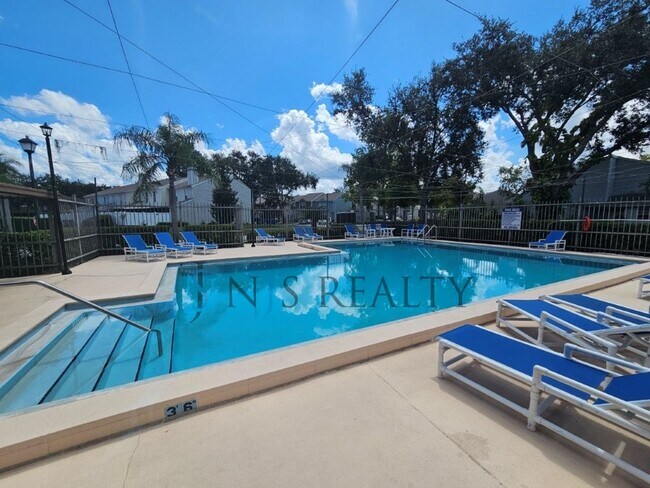 16223 Rambling Vine Dr W in Tampa, FL - Building Photo - Building Photo