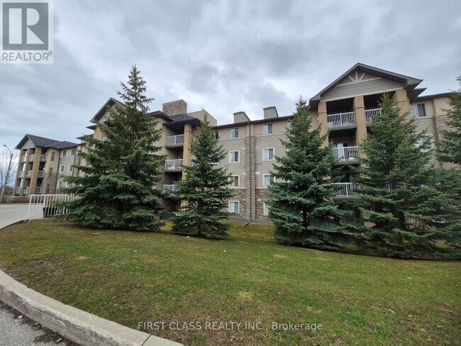 684 Warden Ave. in Toronto, ON - Building Photo - Building Photo