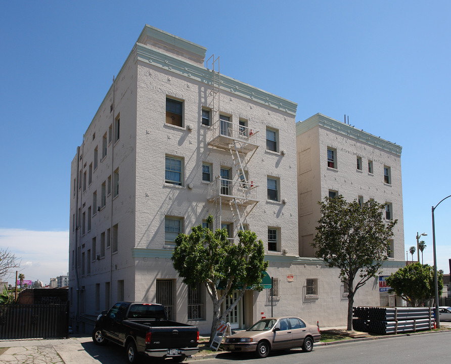 302 N Alexandria Ave in Los Angeles, CA - Foto de edificio