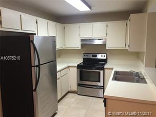 9491 Palm Cir S-Unit -3F in Pembroke Pines, FL - Building Photo
