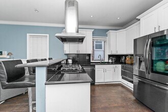 1321 N Bosworth Ave in Chicago, IL - Building Photo - Building Photo