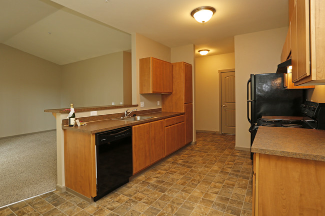 Heritage Meadow Apartments in Eugene, OR - Building Photo - Interior Photo