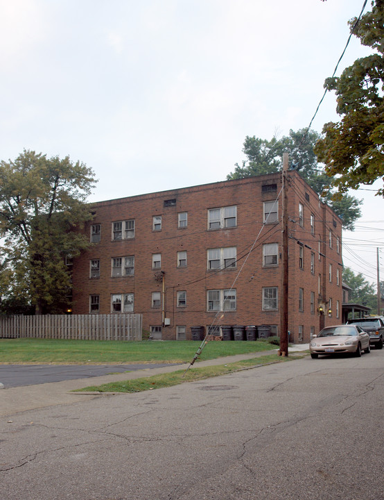 17 5th St NE in Massillon, OH - Building Photo