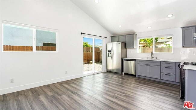 16947 Dalton Ave in Gardena, CA - Building Photo - Building Photo