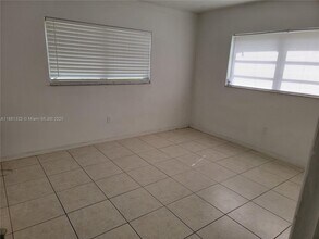 201 SW 9th St in Hallandale Beach, FL - Building Photo - Building Photo