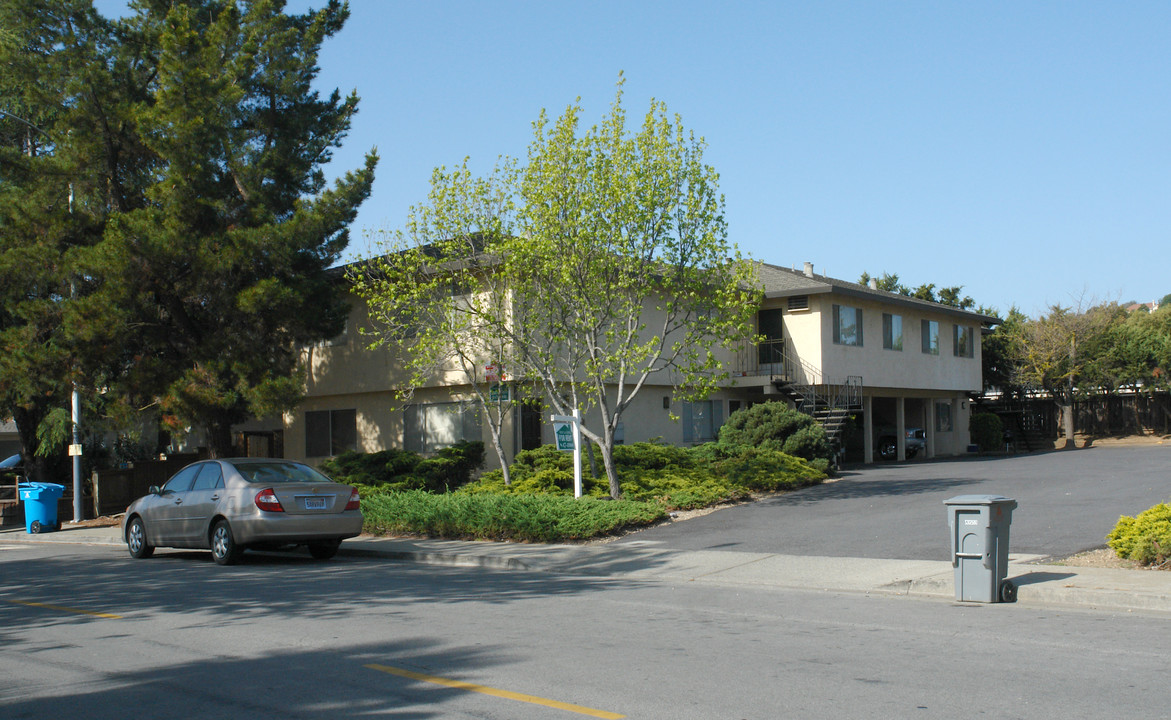 8225 Kelton Dr in Gilroy, CA - Foto de edificio