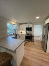 13540 NE 190th Pl in Woodinville, WA - Building Photo - Building Photo