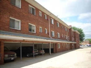 Ballston Garden Apartments in Arlington, VA - Building Photo - Building Photo