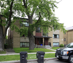 38-40 Cavell Ave in Toronto, ON - Building Photo - Building Photo