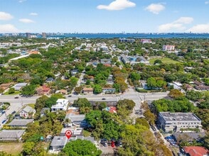 37 NW 59th St in Miami, FL - Foto de edificio - Building Photo