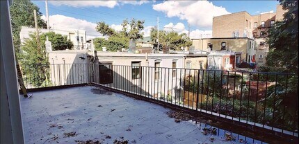 3294 John F. Kennedy Blvd, Unit 203 in Jersey City, NJ - Foto de edificio - Building Photo