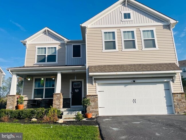 226 Seven Springs Ln in Downingtown, PA - Building Photo - Building Photo