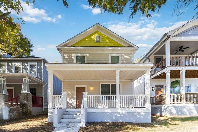 property at 639 Ira St SW