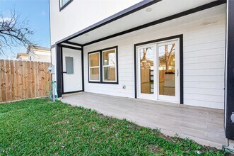 10232 Porto Rico Rd in Houston, TX - Building Photo - Building Photo