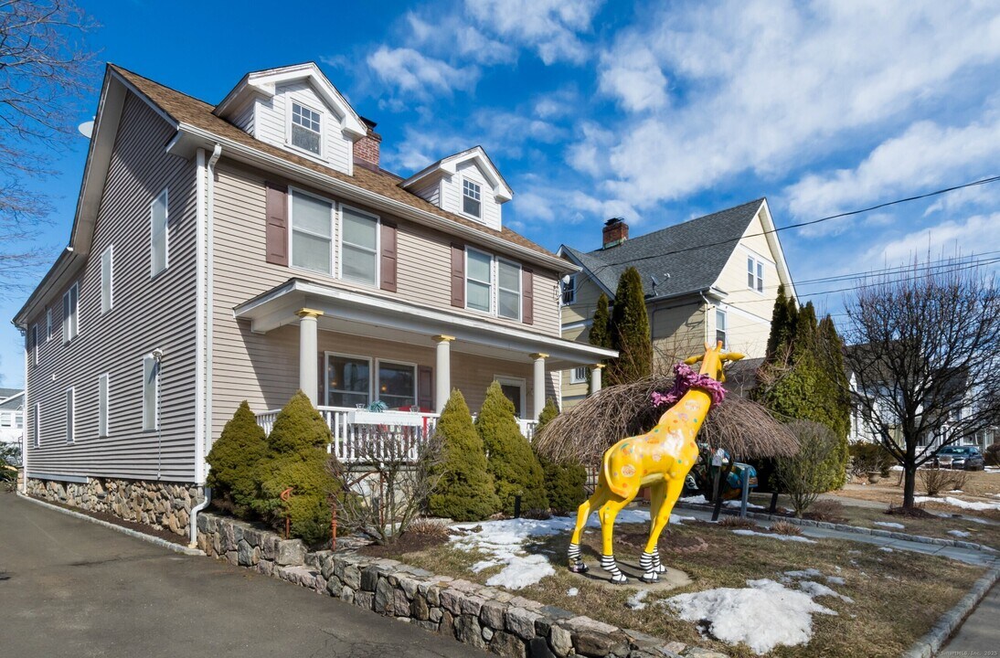 22 Union St-Unit -1st Floor in Stamford, CT - Foto de edificio