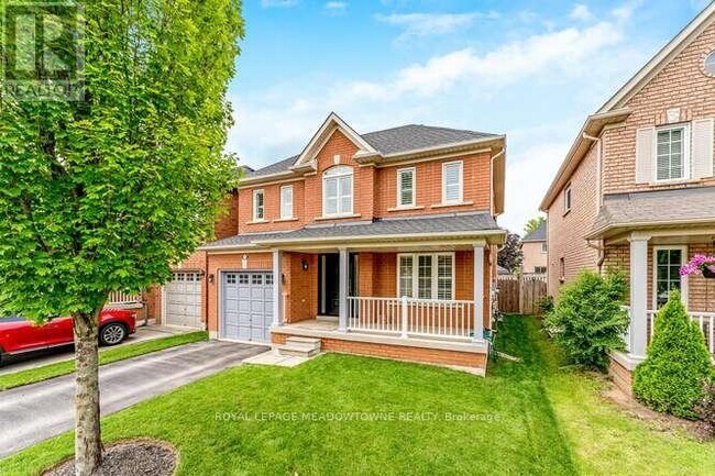 2336 Falling Green Dr in Oakville, ON - Building Photo - Building Photo