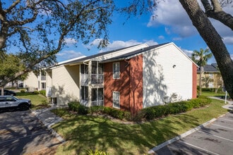 Park Lake At Parsons in Brandon, FL - Building Photo - Building Photo