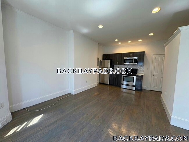 225 Newbury St