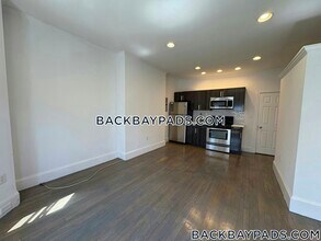 225 Newbury St in Boston, MA - Building Photo - Building Photo