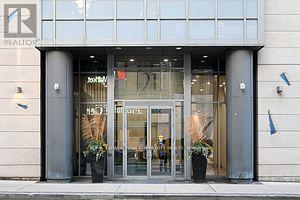 21 Balmuto St in Toronto, ON - Building Photo - Building Photo
