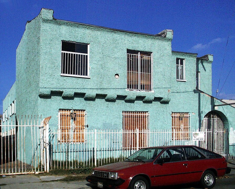 325 W 84th Pl in Los Angeles, CA - Building Photo