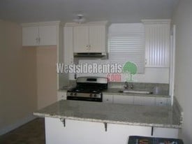 1700 N Allen Ave, Unit Guest house in Pasadena, CA - Building Photo