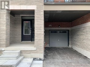 63 Blick Crescent in Aurora, ON - Building Photo - Building Photo