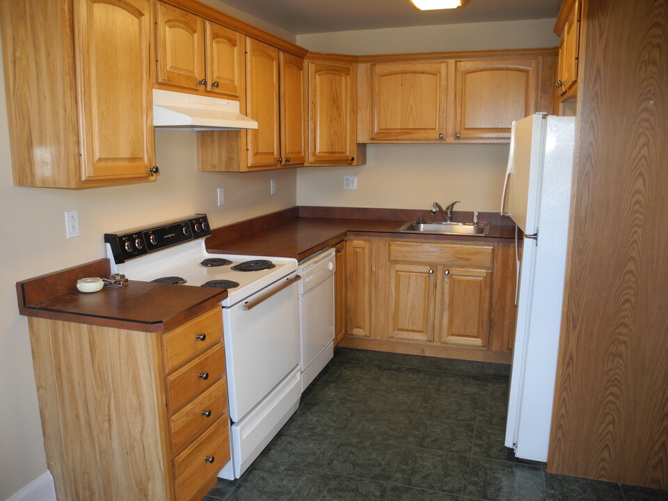 69 Brinkerhoff St, Unit Apt. 1 in Plattsburgh, NY - Building Photo