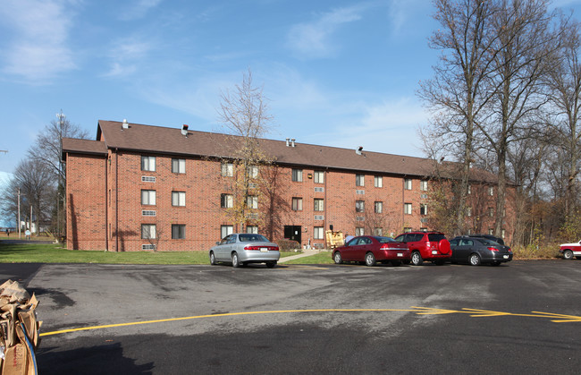 William A. Gargano Towers in Farrell, PA - Foto de edificio - Building Photo